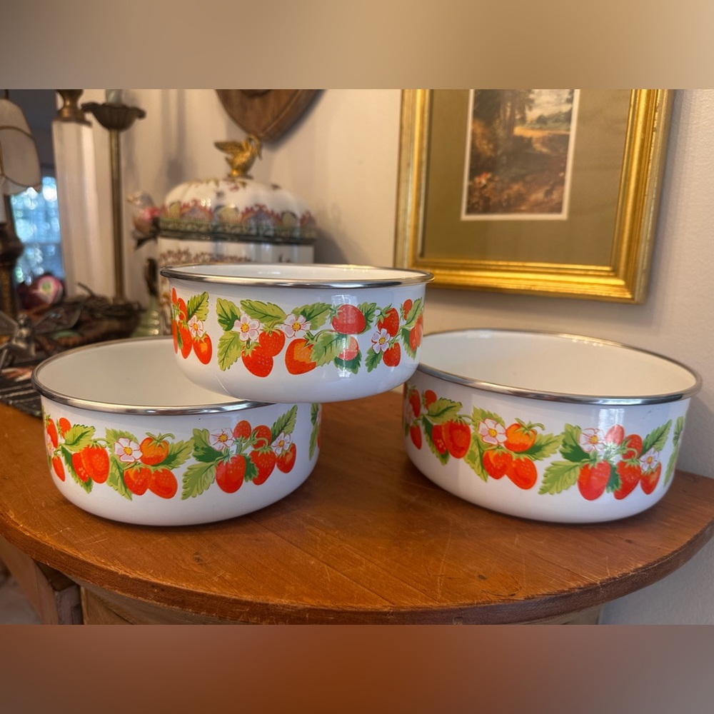 Vintage Strawberry Home Decor - Picture 14 of 14